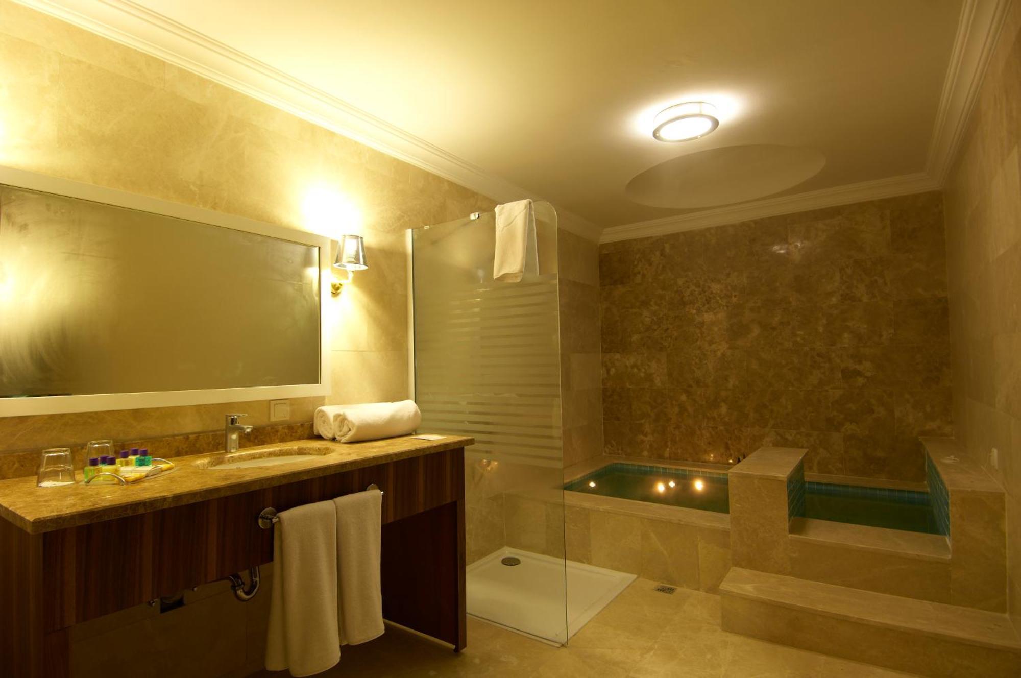 Safran Thermal Resort Sandıklı Esterno foto