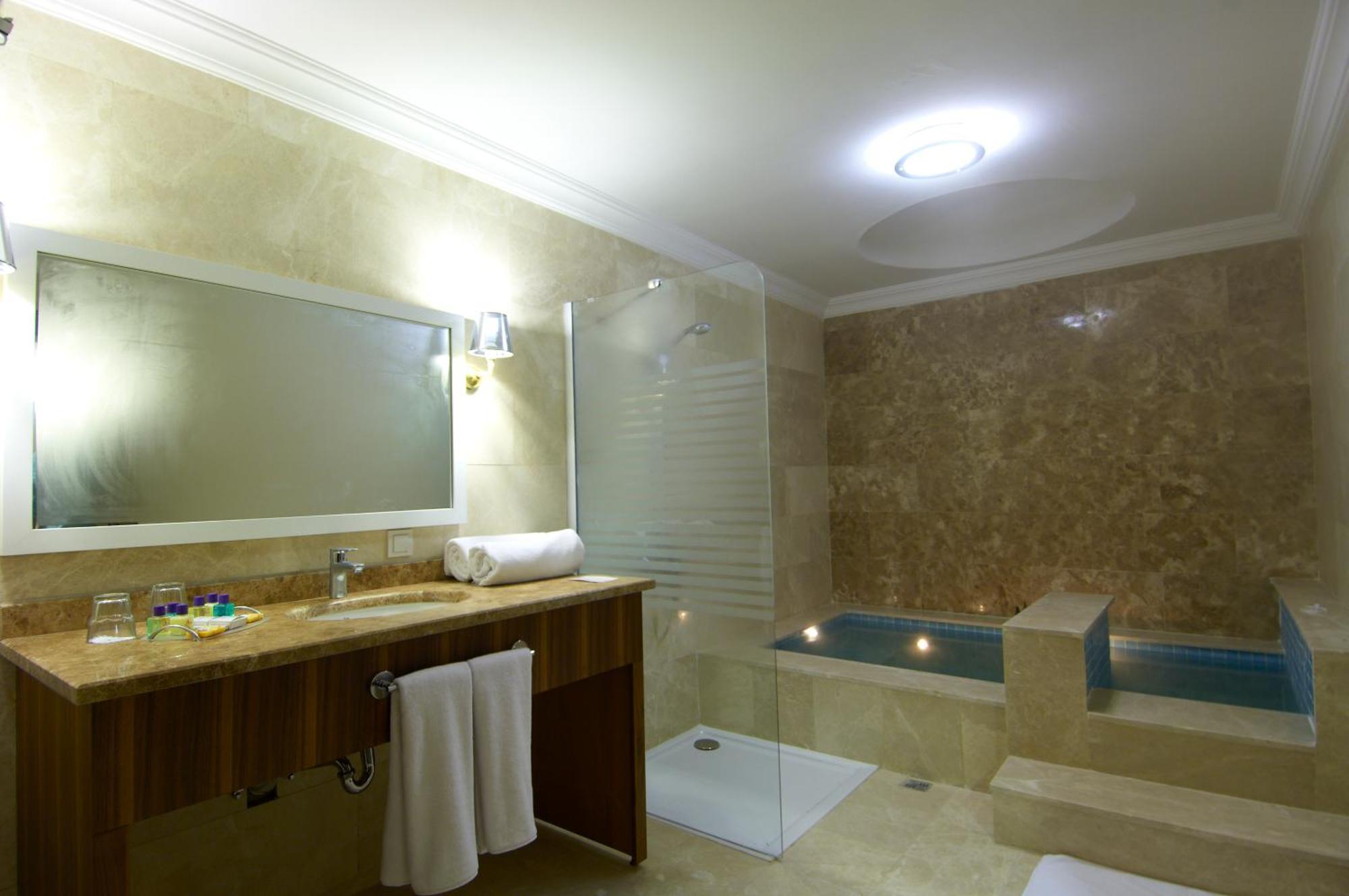 Safran Thermal Resort Sandıklı Esterno foto