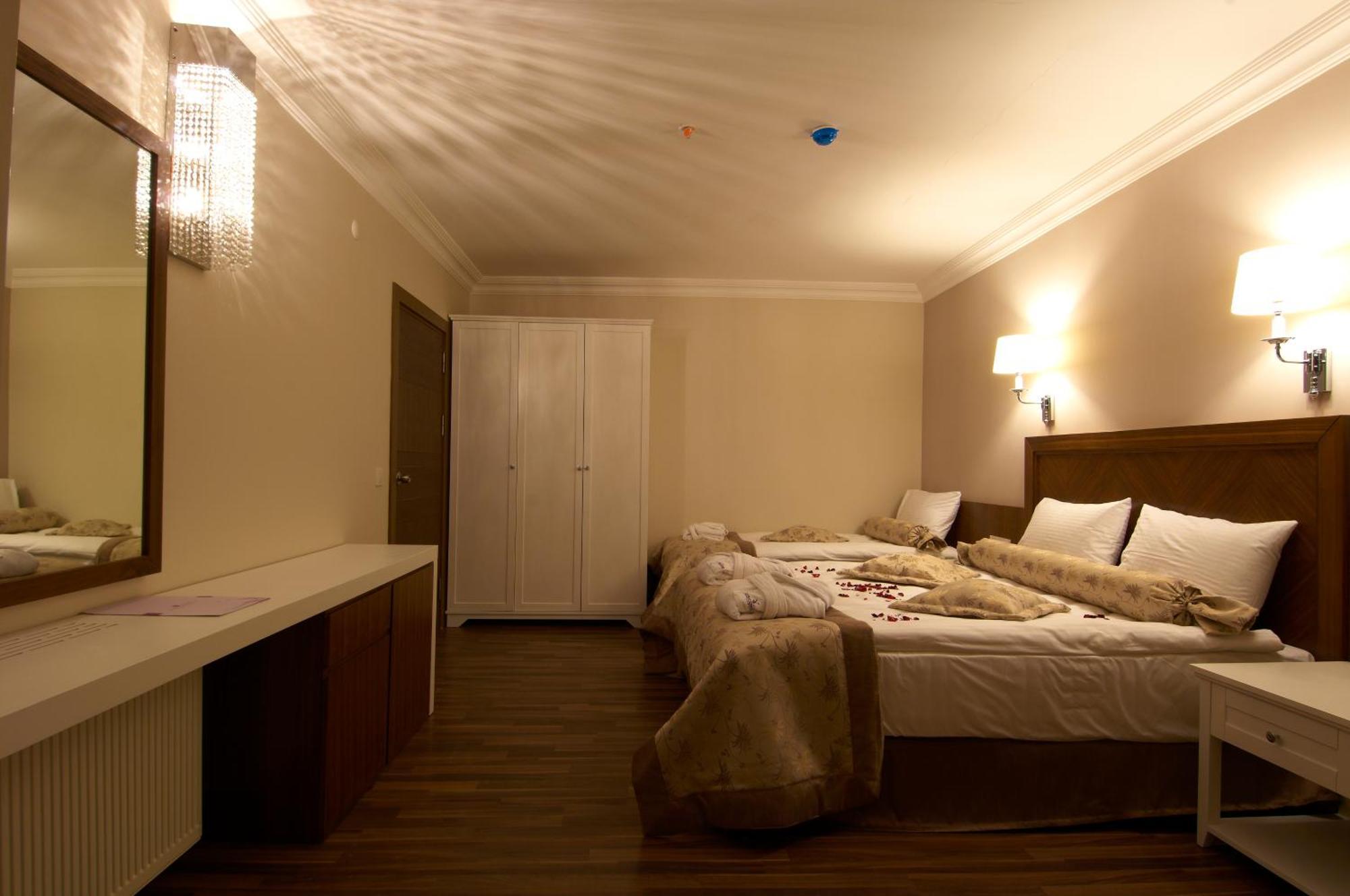 Safran Thermal Resort Sandıklı Esterno foto
