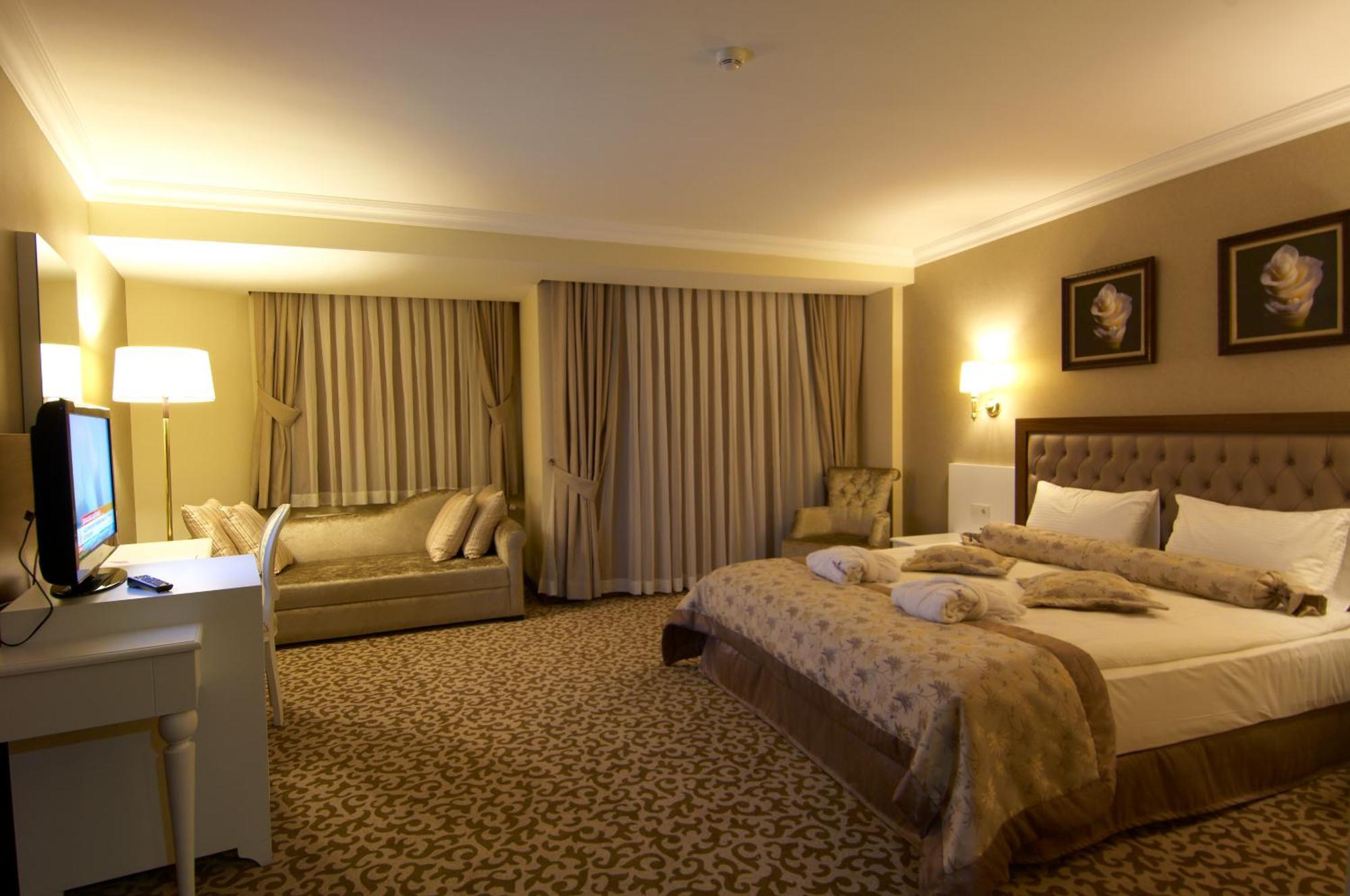 Safran Thermal Resort Sandıklı Esterno foto