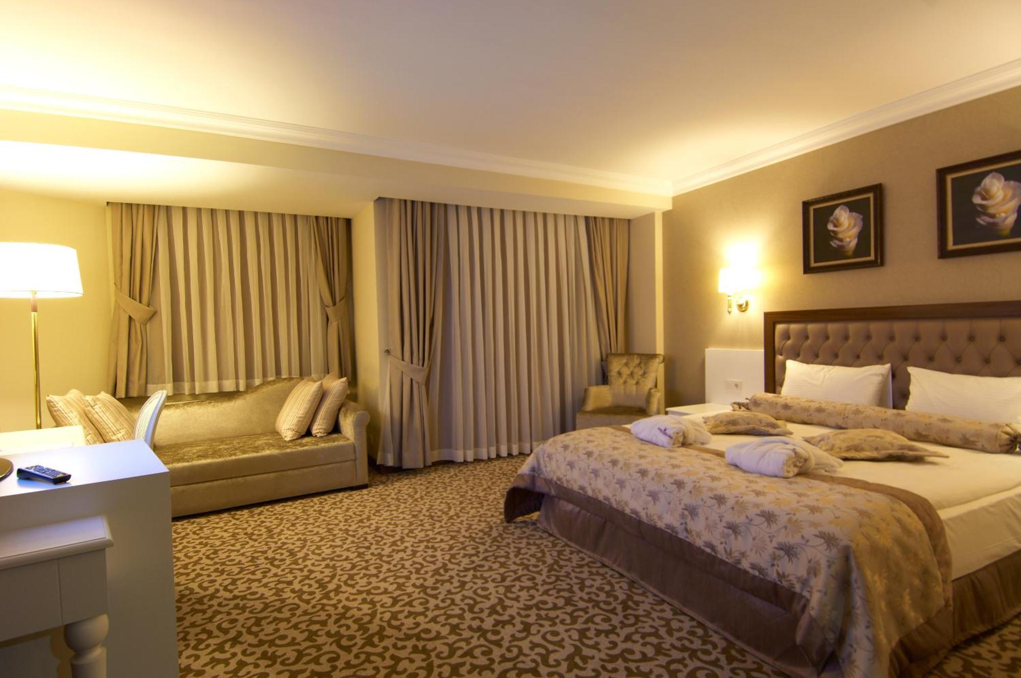 Safran Thermal Resort Sandıklı Esterno foto